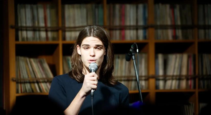 Sírhatnak a tinilányok: a Megasztár szépfiúja elárulta, ki a zsánere