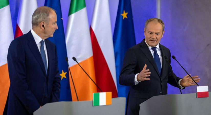 „Aligha lehetne elképzelni ennél visszataszítóbb dolgot” – Donald Tusk reagált a Szijjártó–Lavrov-felvételre