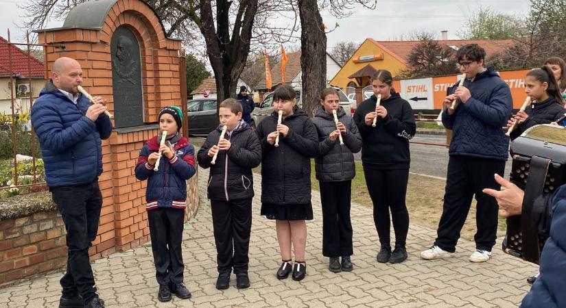 Így indult a magyar oktatás: Baján emlékeztek az 1030 éves múltra – fotók
