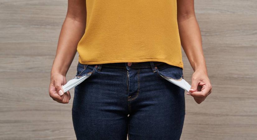 Ezért nem varrtak zsebet sokáig a női ruhákra