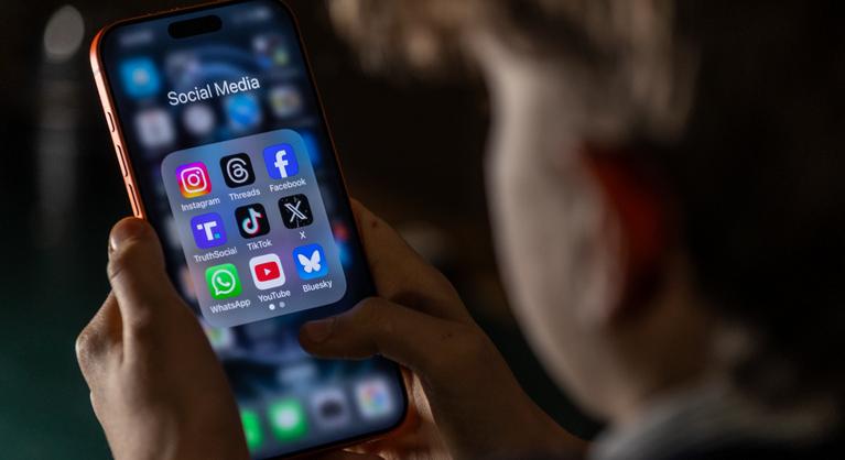 Itt az Instagram új frissítése, ezentúl észrevétlenül nézegethetjük mások sztorijait