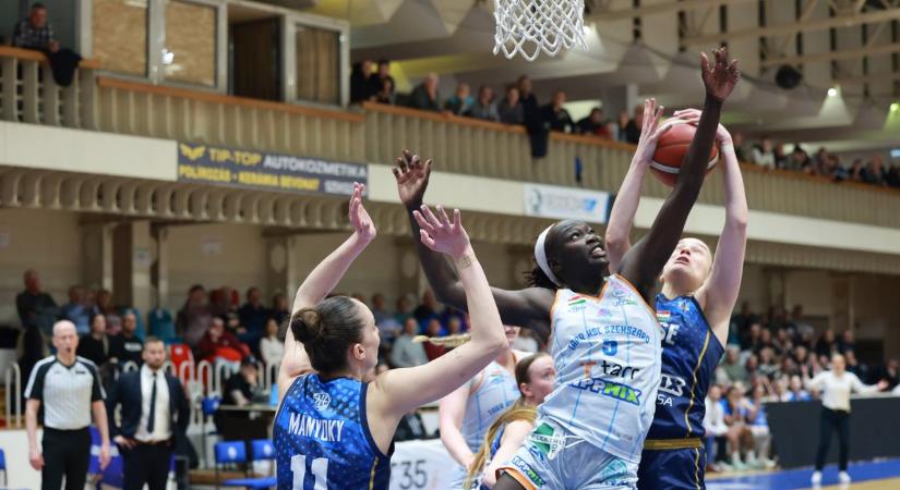 Dráma Szekszárdon: négy évtized után a KSC kárára jutott elődöntőbe a TFSE (galéria)