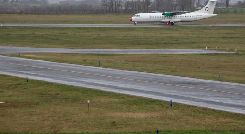 Újraindult a menetrend szerinti forgalom a Pécs-Pogányi Repülőtéren