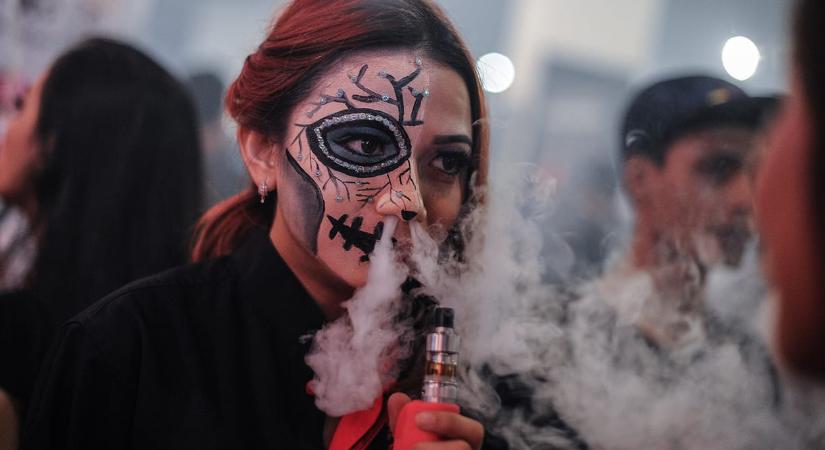Csak most kezd kiderülni: rákot okozhatnak az e-cigaretták