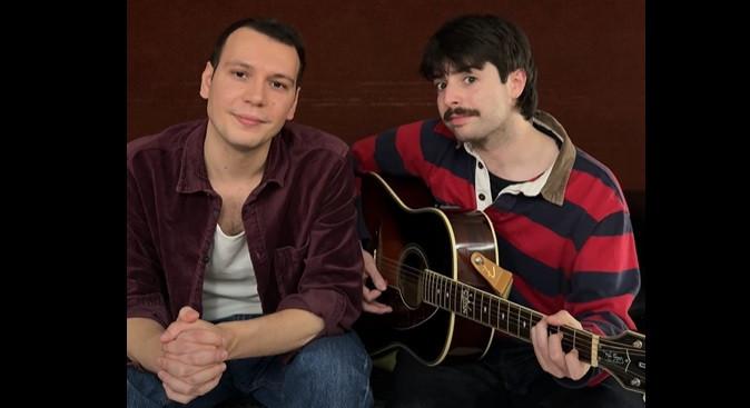 A Carson Coma átírta a Peti és én című slágerét, hogy Szijjártóról és Lavrovról szóljon