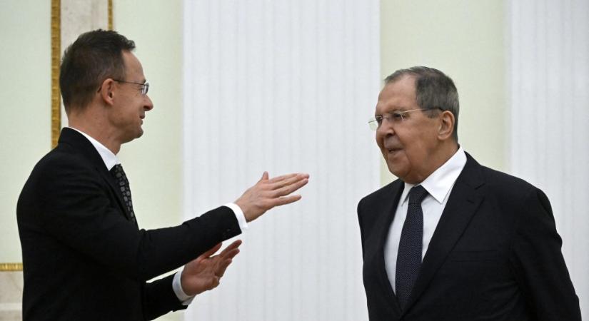 „Pjotr és én barátok vagyunk” – Szijjártó és Lavrov telefonjaitól megihletve írta át a Carson Coma az egyik dalát