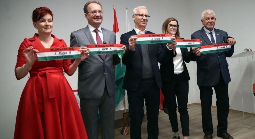 A komlói kultúra ékköve megújult, az államtitkár is dicsérte a helyieket (GALÉRIA)