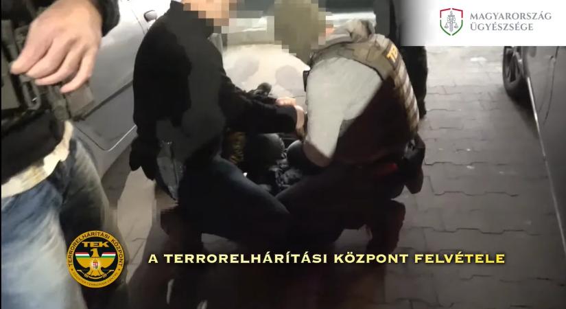 Brutális szám: több mint 11 ezer kenőpénzes ügyletre bukkantak a határnál