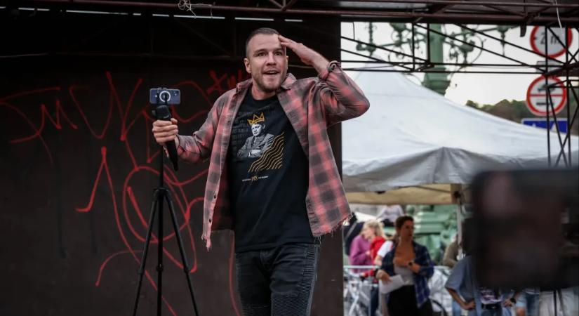 Molnár Áron visszaszólt a filmjüket a gimnáziumból kitiltó igazgatónak: A cenzúrája tökéletes példa arra, hogy miért kell leváltani ezt a rendszert