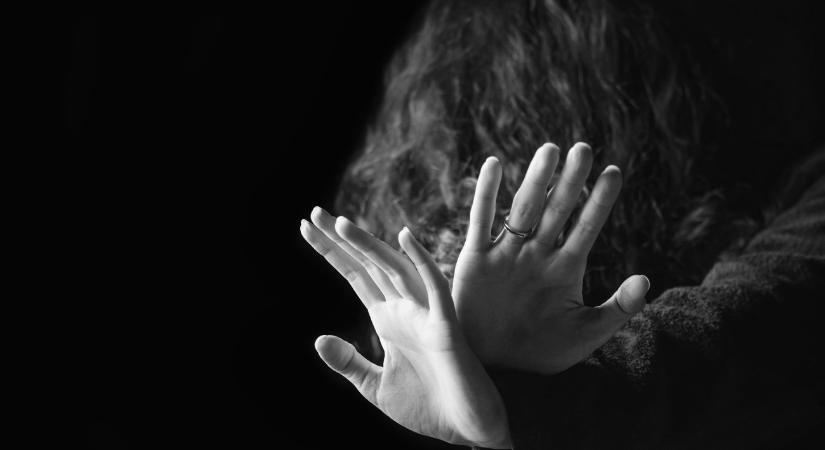 Tíz éven át erőszakolta lányát egy férfi, 12 és fél év fegyházat kapott