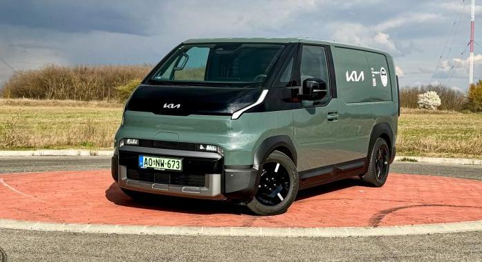 KIA nagyot gurított a kis kockával! - KIA PV5 Cargo teszt