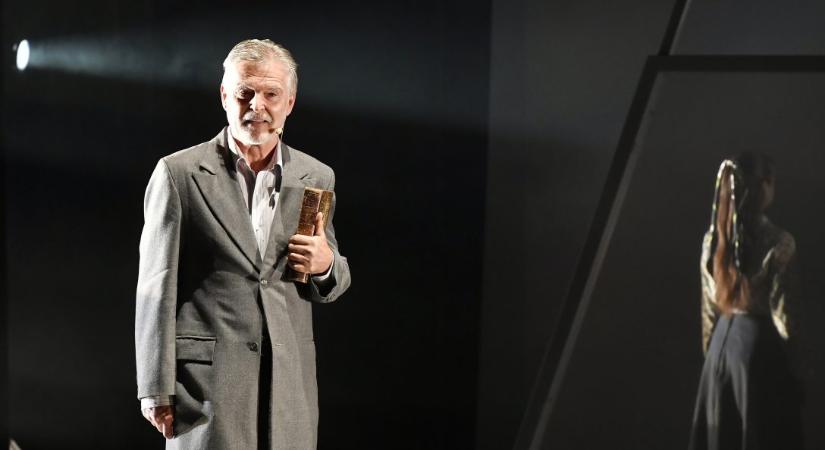 Április 1-jén történt