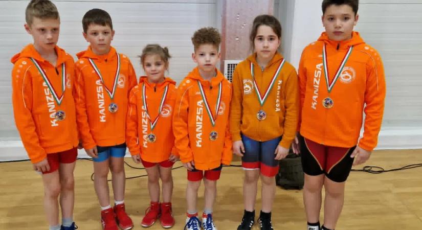 Több korosztályban is bizonyítottak a kanizsai birkózók