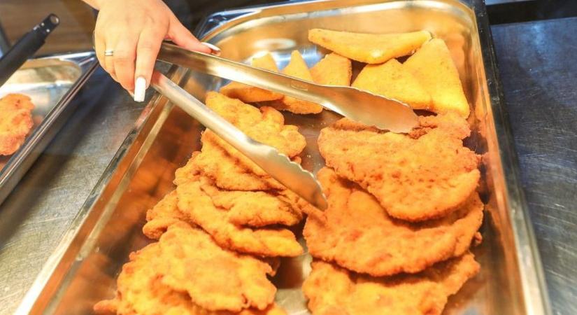 Na, az osztrákok megint alkottak: új szabály jön a bécsi szelet méretére, ég veled rántott hús