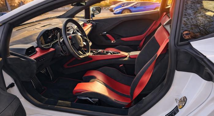 Lamborghini-nap Etyeken: három világ, egy út, nulla józan ész