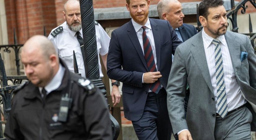 Magánnyomozók hallgatták le a királyi családot, vagyonokat követel Harry herceg a sérelmei miatt