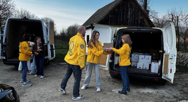 Adományt és mosolyt vittek az önkéntes lelkészek a kárpátaljai ovisoknak