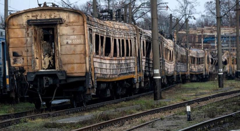 Pénzügyi fekete lyuk: így próbálja a Nyugat megmenteni Ukrajna útjait és vasútját – ki tudja, meddig tartja magát a közlekedés