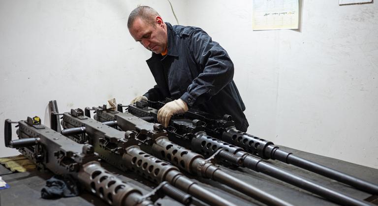 Budapest a fegyverkezési boom küszöbén áll