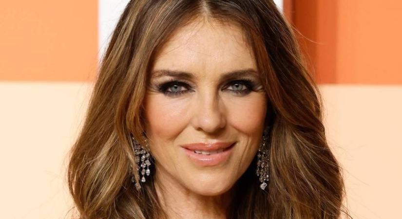 Liz Hurley 23 éves fiánál festeni sem lehetne szebbet: Damian arcát mintha angyalok faragták volna