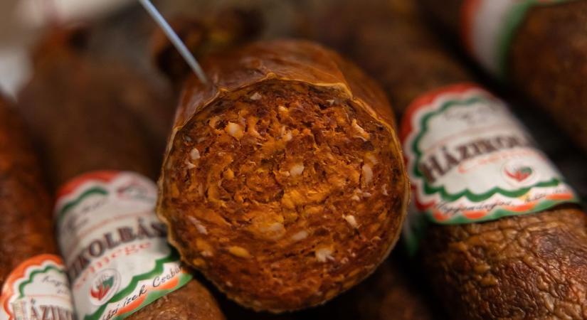 A nagy kolbász-háború: mi dönti el a csabai és a gyulai kolbász sorsát a kosarunkban?