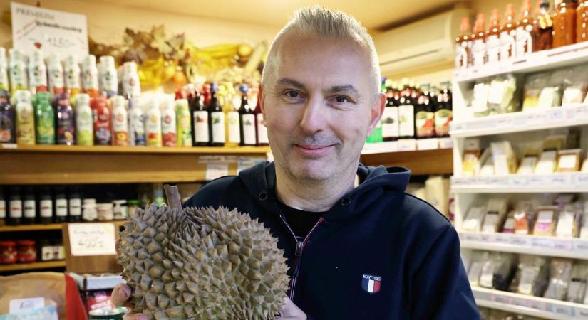 Megérkezett Szegedre a világ legbüdösebb gyümölcse – és ez még csak a kezdet