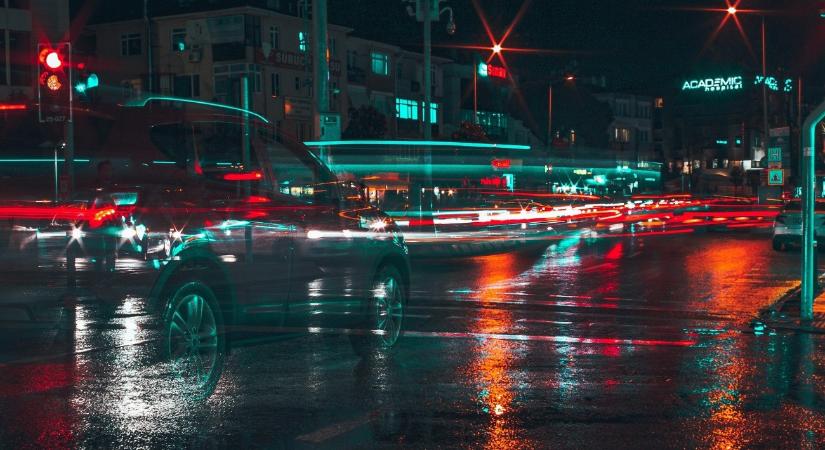 Horror az utakon: vészhelyzetekben ismerszik meg a jó autóvezető