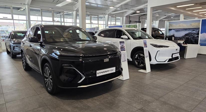 Megnyitotta első magyarországi szalonjait a kínai Geely