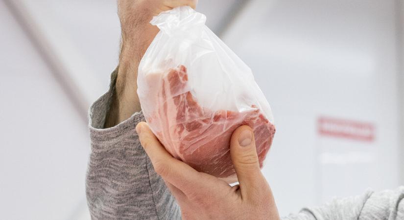 Kiderült, eddig rosszul tettük hűtőbe a húst – Ezt a hibát követik el a legtöbben