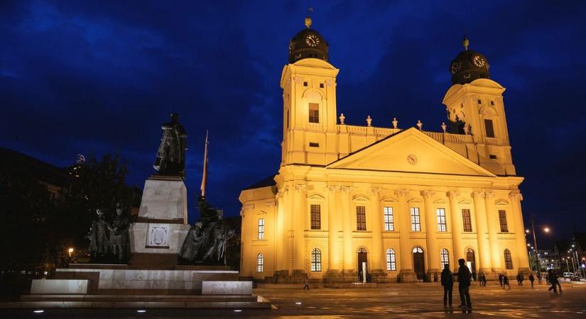 Sok pénzt spórolhatnak a szülők, jó hírt közölt a debreceni önkormányzat
