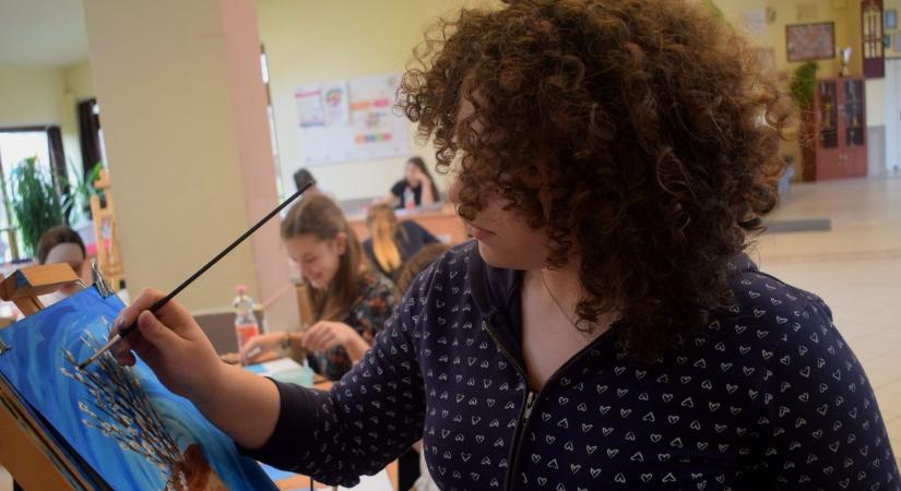 Először versenyeztek csendéletfestők Böhönyén