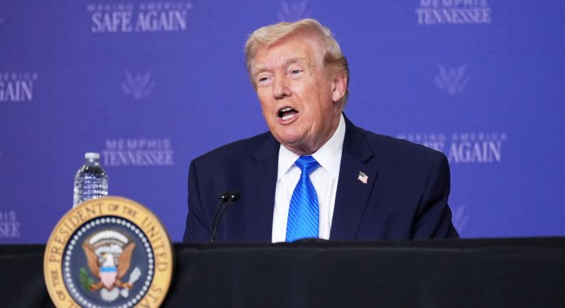 Donald Trump: Akik akarják az olajat, vagy gázt, menjenek a Hormuzi-szorosba és védjék meg azt