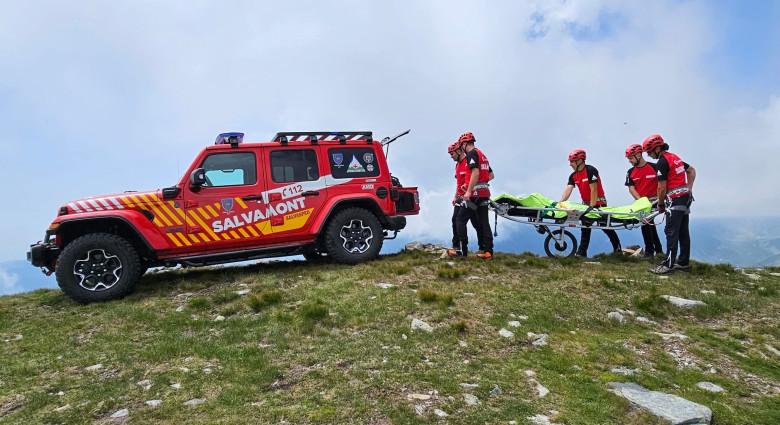 Válságos állapotú beteget mentettek meg a hegyimentők Máramarosban