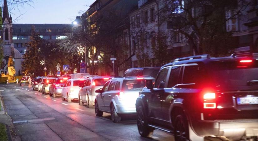 Készüljön rá, júliustól ez a tartozék kötelező lesz az új autókban!