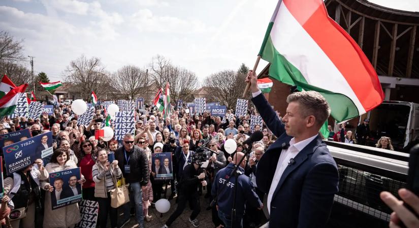 900 ezer fős Tisza-előny: Magyar Péterék a kétharmad kapujában?