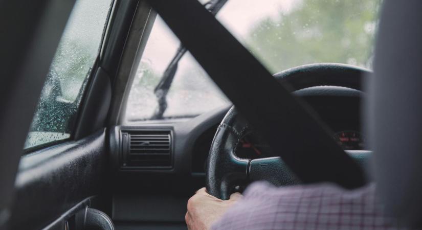 Bedrogozva vezetett egy férfi Szentgotthárdon, utasa is volt