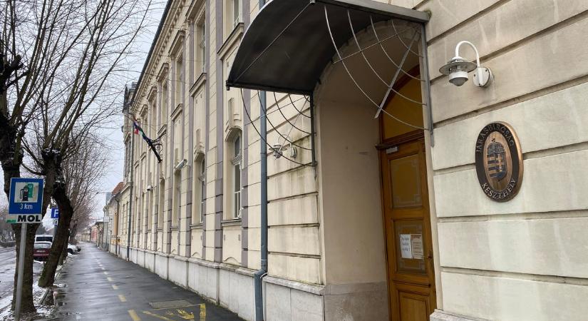 Igazi báránybőrbe bújt farkas volt a "miniszteri tanácsadó"