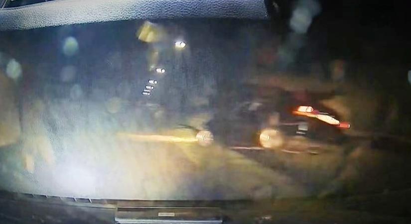 Menekülésből csattanás: árokban ért véget egy üldözés Nagyatádon – videó