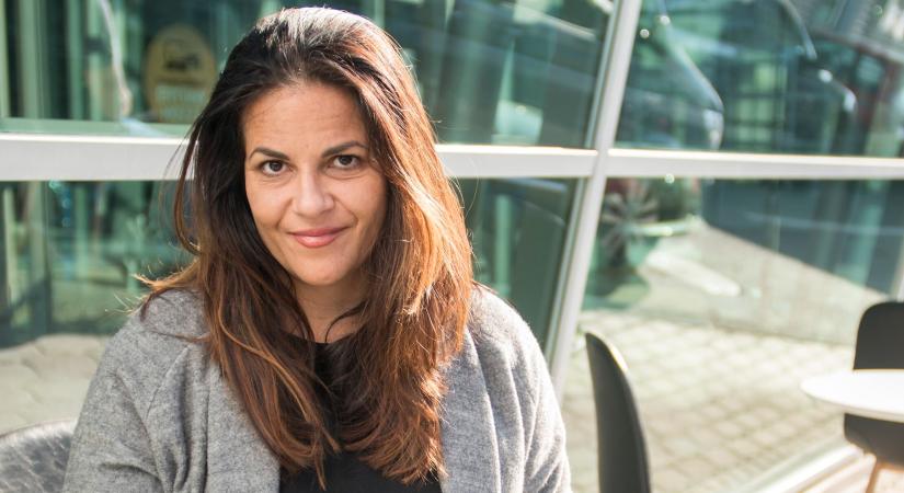 Autóbalesetet szenvedett Oszter Alexandra 16 éves fia: kamionnal ütköztek iskolába menet