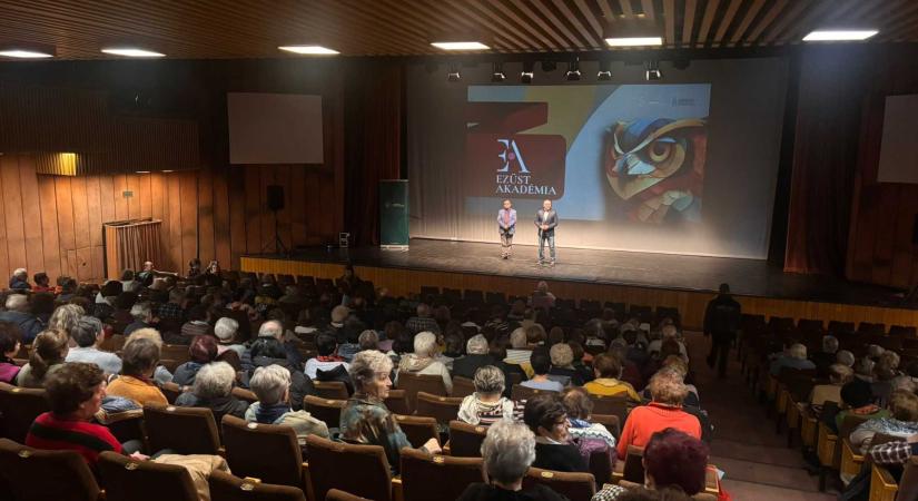 Újraindult az Ezüst Akadémia Csíkszeredában