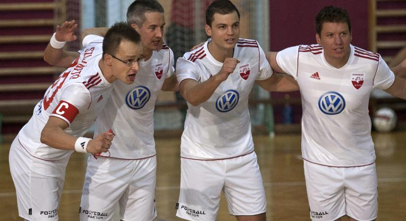 Nem verték nagydobra, hogy Szijjártó futsalos barátja mekkorát kaszált a debreceni akkugyár építésén