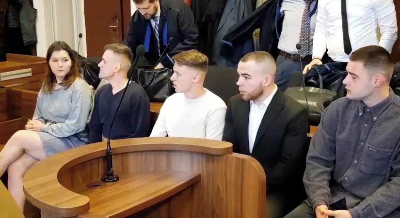 Csehországban négy ukrán ellen indult bírósági eljárás emberrablás és rablás miatt