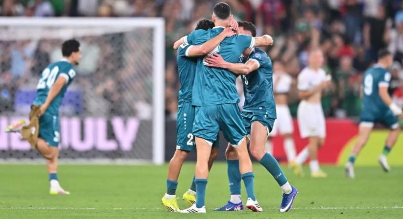 40 év után visszatérő csapattal lett teljes a foci-vb mezőnye