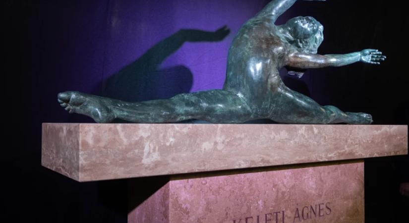 Felavatták Keleti Ágnes szobrát a budapesti Hild téren