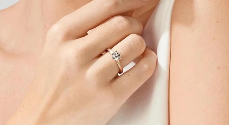 Hogyan készül az egyedi eljegyzési gyűrű?