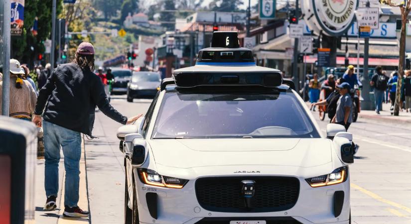 Hamarosan robotaxik, Kaposváron pedig önvezető buszok hódítják meg az utcákat!