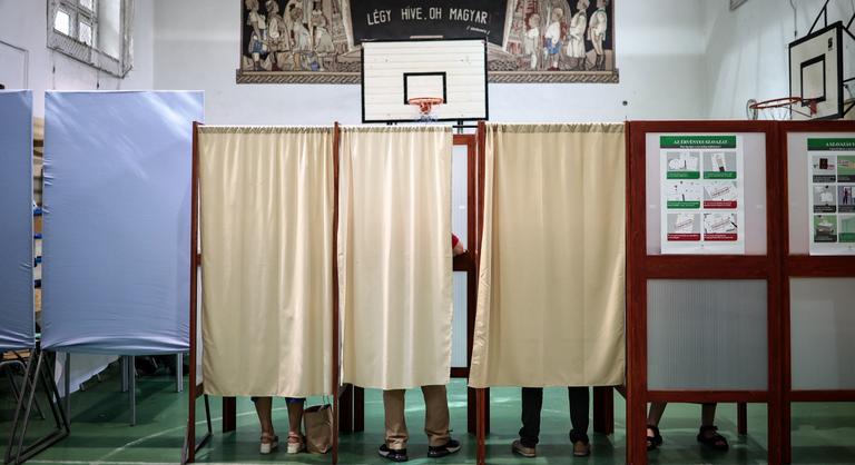 Itt egy lehetséges forgatókönyv, hogy mi lehet a Fidesz és a Tisza Párt versenyéből