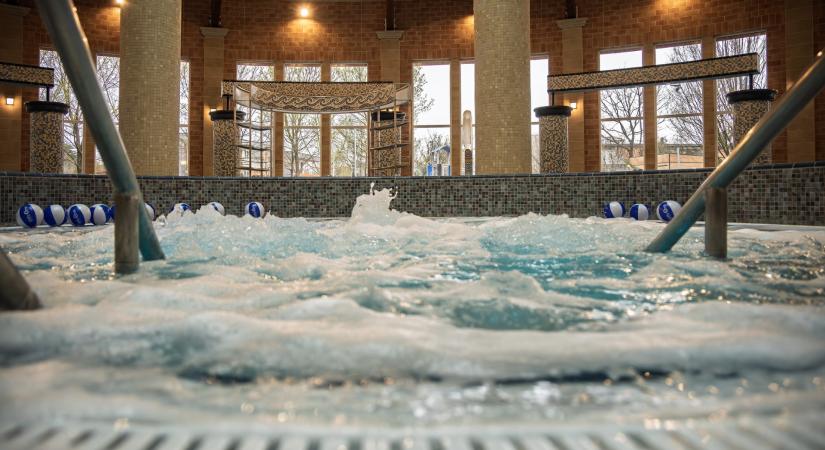 Izgalmas bejelentés a fürdőzőknek: prémium luxussal és visszatérő termálvízzel nyitotta meg újra kapuit a hazai komplexum