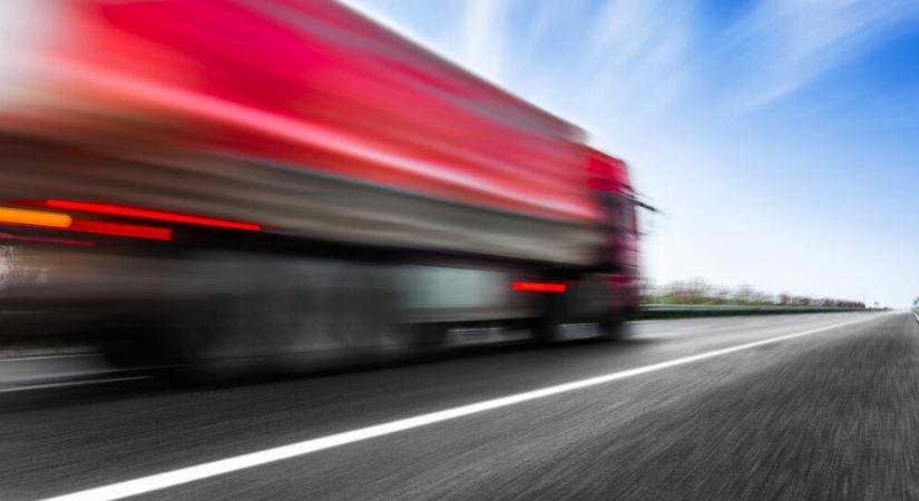 Részlegesen felfüggesztik a kamionstopot