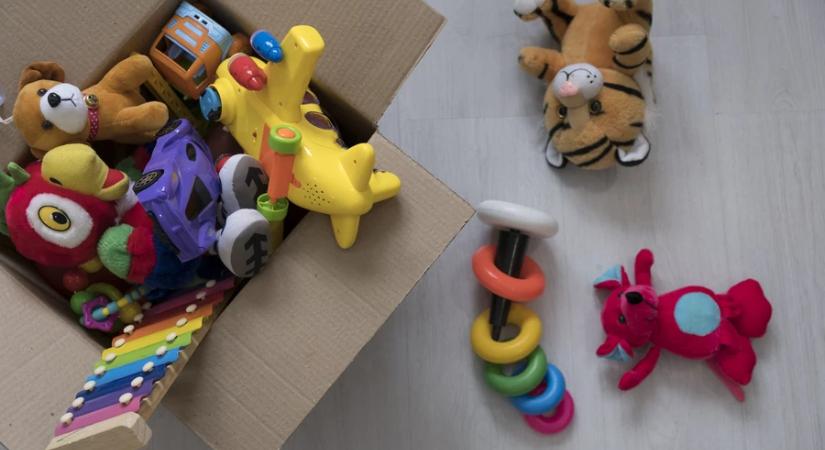 Mágneses játékokat, műanyag babákat és lövedékes játékokat vizsgál az NKFH